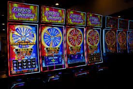 master112 APP မိုဘိုင်းဖုန်းဖြင့် Myanmar ကစားသမားများ Sportsbook ကစားနေသောမြင်ကွင်း